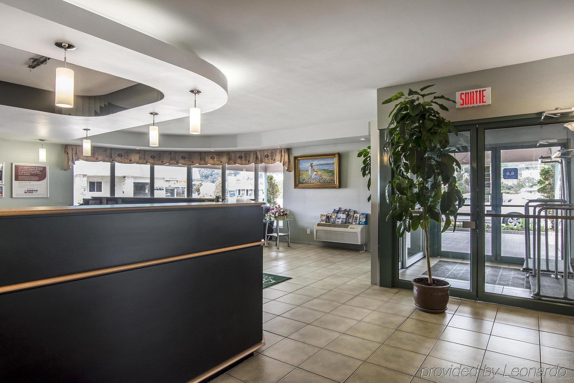 Syracuse Inn And Suites Bagian luar foto