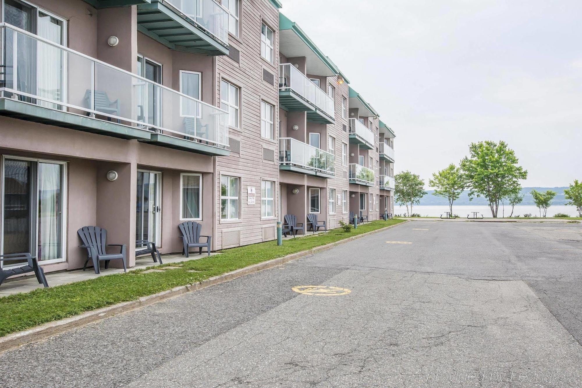 Syracuse Inn And Suites Bagian luar foto
