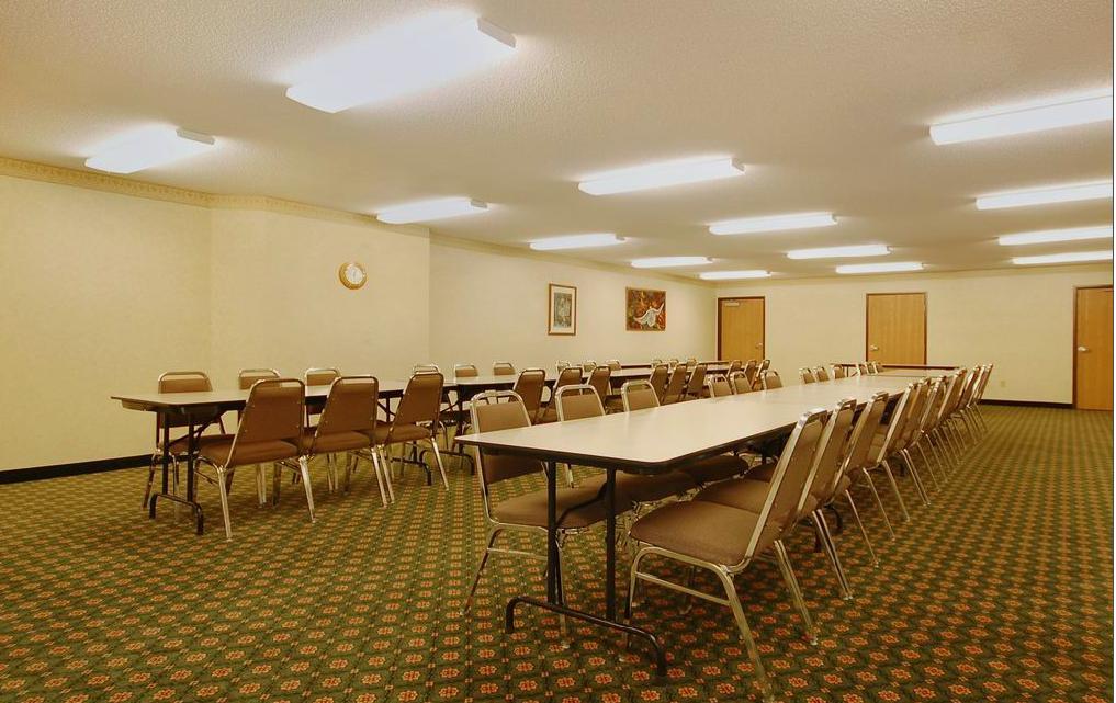Syracuse Inn And Suites Bagian luar foto